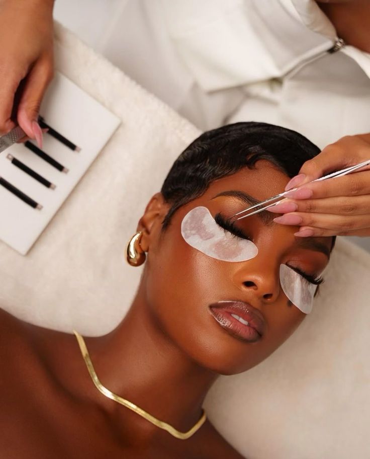 Lash Extension Training in Toronto